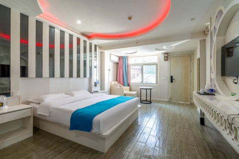 哈啰轻酒店(昆明新迎新城店)