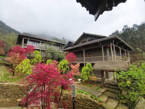 云冰山荆竹民宿