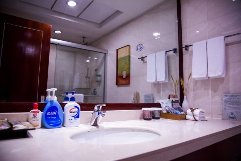 侨乡国际大酒店(青田高铁站店)