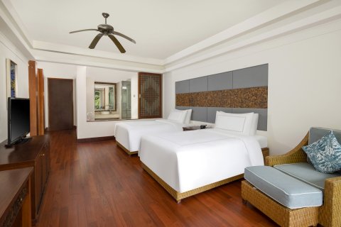 三亚亚龙湾美爵酒店