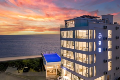 三亚星野•悬浮泳池海景设计民宿
