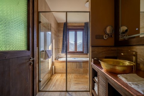 德钦松赞茨中酒店