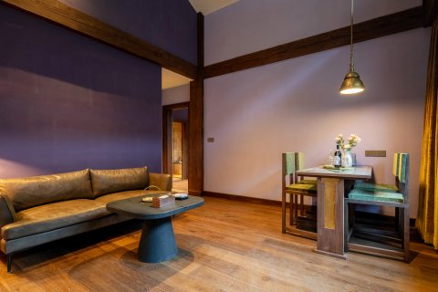 德钦松赞茨中酒店