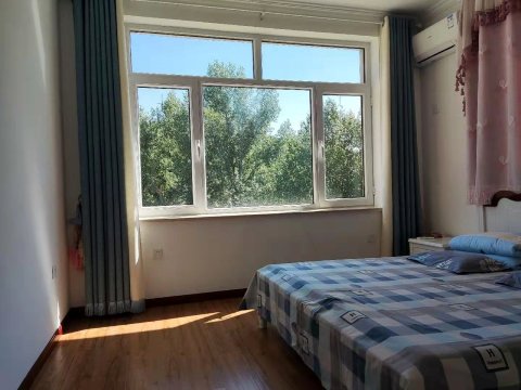 悠然见南山特色民宿(密古路分店)