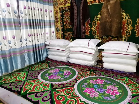 金格泉山景木屋特色民宿