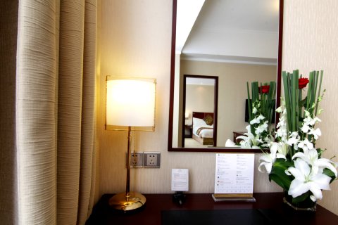 西安天域凯莱大饭店(建筑科技大学李家村地铁站店)