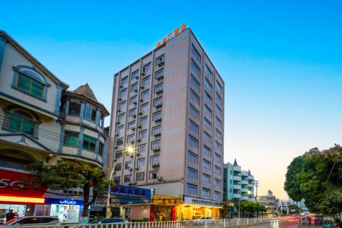 横州金城大酒店(时尚步行街店)