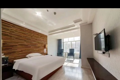 顺利假日酒店(高州市茂名大道城东车站店)