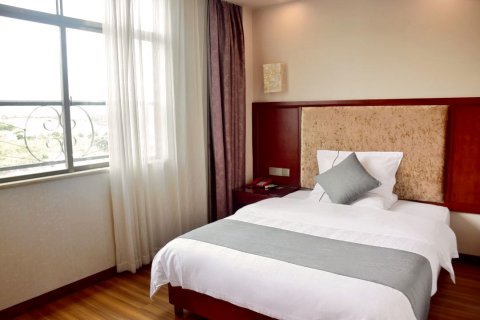 琼中德润商务酒店(琼中汽车站三月三广场店)