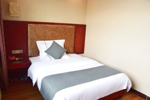 琼中德润商务酒店(琼中汽车站三月三广场店)