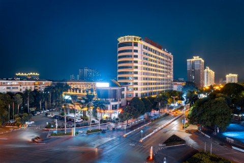 平果国际大酒店(平果文化公园体育中心店)