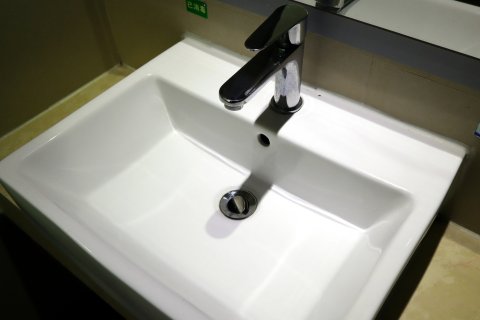 鑫伦酒店(阜阳火车站店)