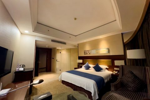 句容余坤墨尔顿大酒店