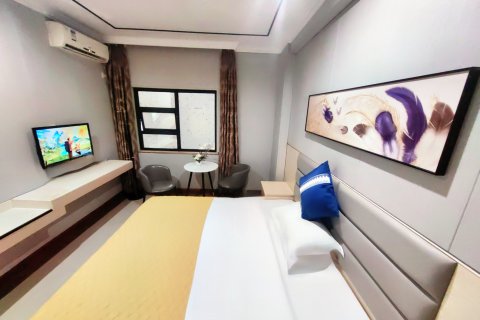 长兴楼宾馆(罗定人民广场大润发店)