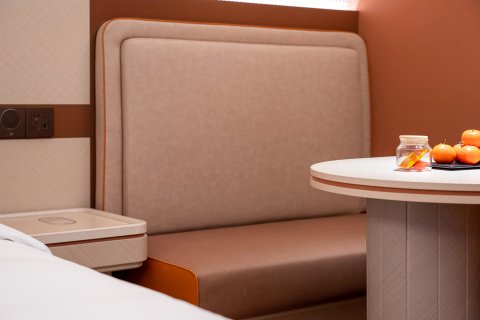 桔子酒店(重庆李子坝牛角沱地铁站店)