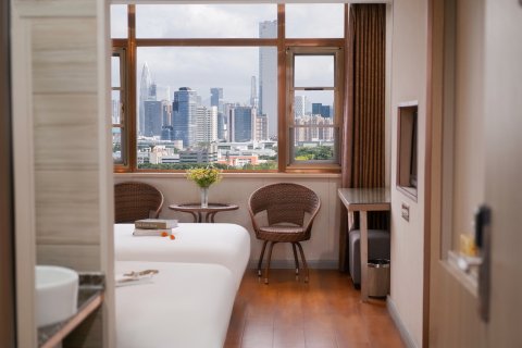 V9假日连锁酒店(应城汉宜店)