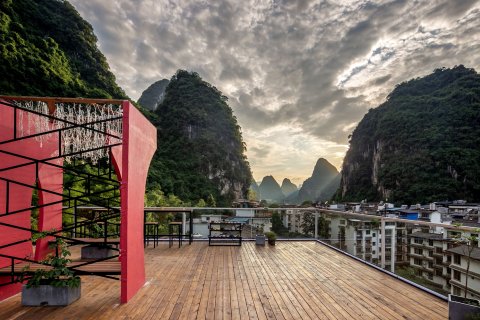 古岸悦风酒店(阳朔遇龙河旅游度假区千古情店)