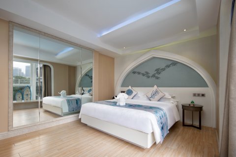 皇马假日游艇度假酒店(海口友谊阳光城万绿园店)