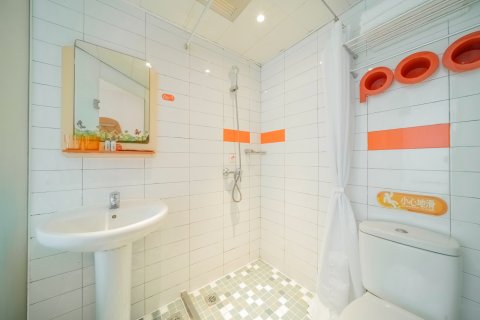 布丁严选酒店(杭州凤起路建国北路地铁站店)