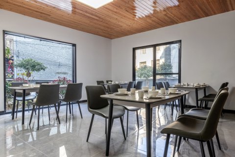 诗和远方江景民宿(凤凰沱江云桥店)