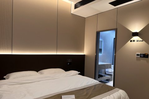 遇景·Moon轻奢酒店(蓝水湾步行街店)