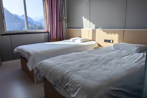 庆元斯托威酒店