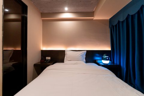 壳子假日智能酒店(成都西站青羊万达店)