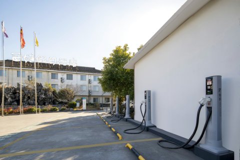 西塘假日酒店(烟雨长廊西塘古镇景区店)