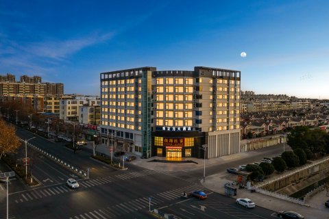 罗山水立方大酒店