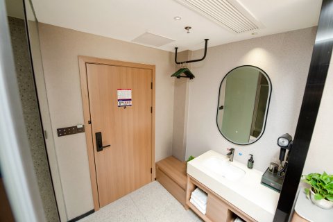 亚悦酒店(万安十八口塘店)