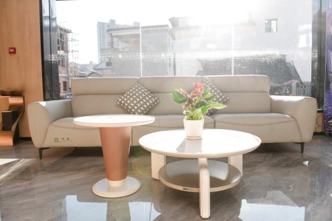 亚悦酒店(万安十八口塘店)