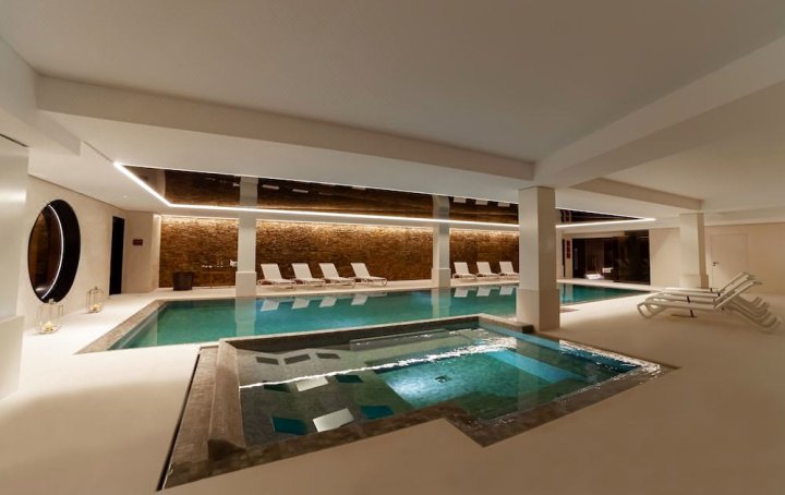 体育俱乐部住宅及水疗中心(Sport Club Residences & Spa)