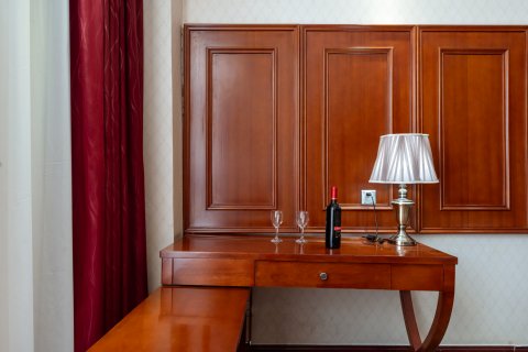 铂纳瑞丁国际酒店(鹤鸣大道店)