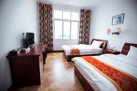 罗平花中游客栈