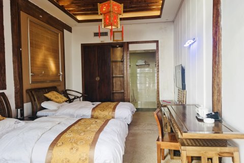 丽江半山温泉酒店