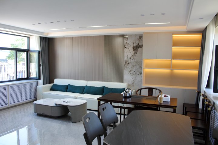 江畔船歌酒店民宿