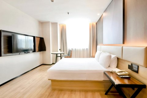 澳都酒店(宝应时代广场店)