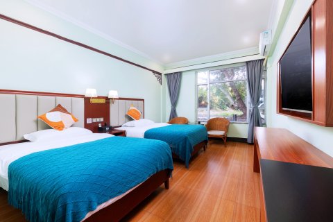 彩虹生态酒店(海囗国贸外滩中心店)