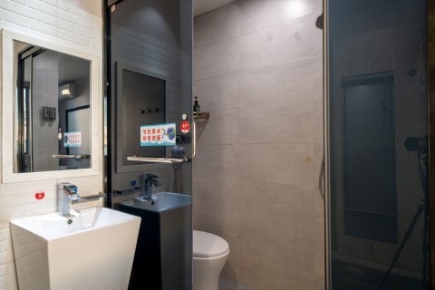 临潼蓝海阳酒店(西安华清池地铁站店)