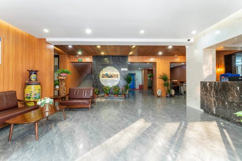 临潼蓝海阳酒店(西安华清池地铁站店)