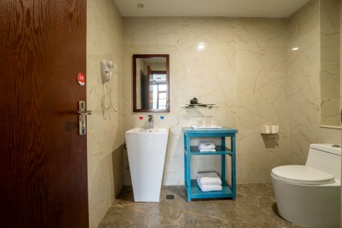 临潼蓝海阳酒店(西安华清池地铁站店)