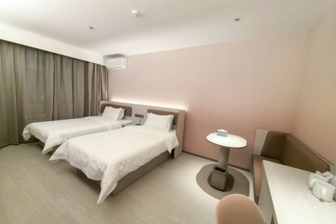 汉庭酒店(松原哈萨尔路店)