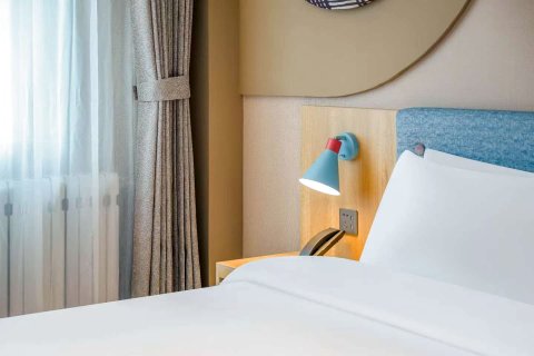 如家酒店·neo (铜川新区市政府斯正街店)