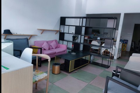 瑞丽尚域主题酒店