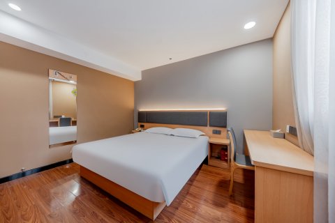 如家酒店(成都春熙路地铁站店)