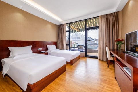 丽景酒店(弥勒湖泉生态园店)