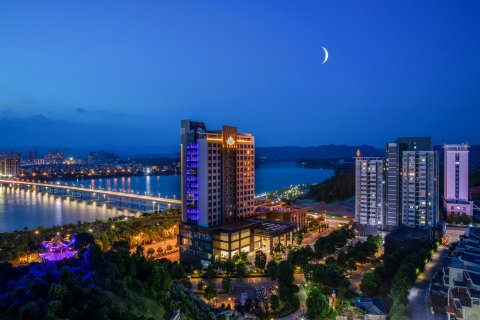 于都枫叶花园酒店