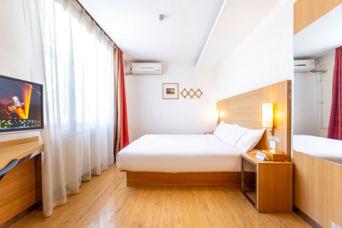 宜必思酒店(兰州张掖路西关地铁站店)