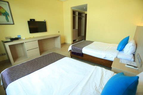 三亚龙兴莱曼海景度假酒店