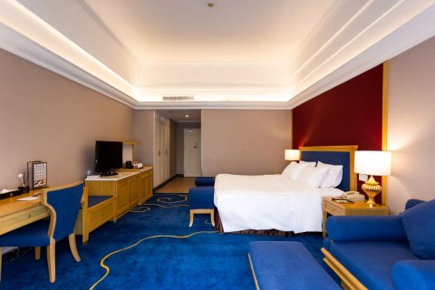 太阳城辉樾酒店